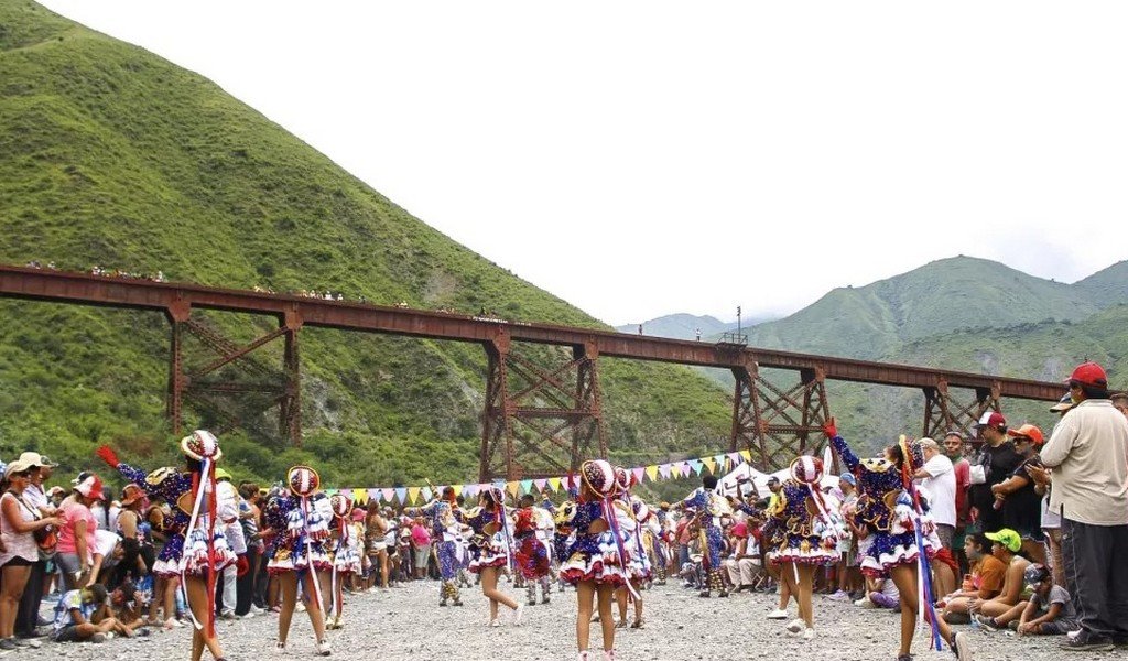 Carnaval en el Viaducto El Toro: tradición, cultura y paisaje en la Quebrada del Toro
