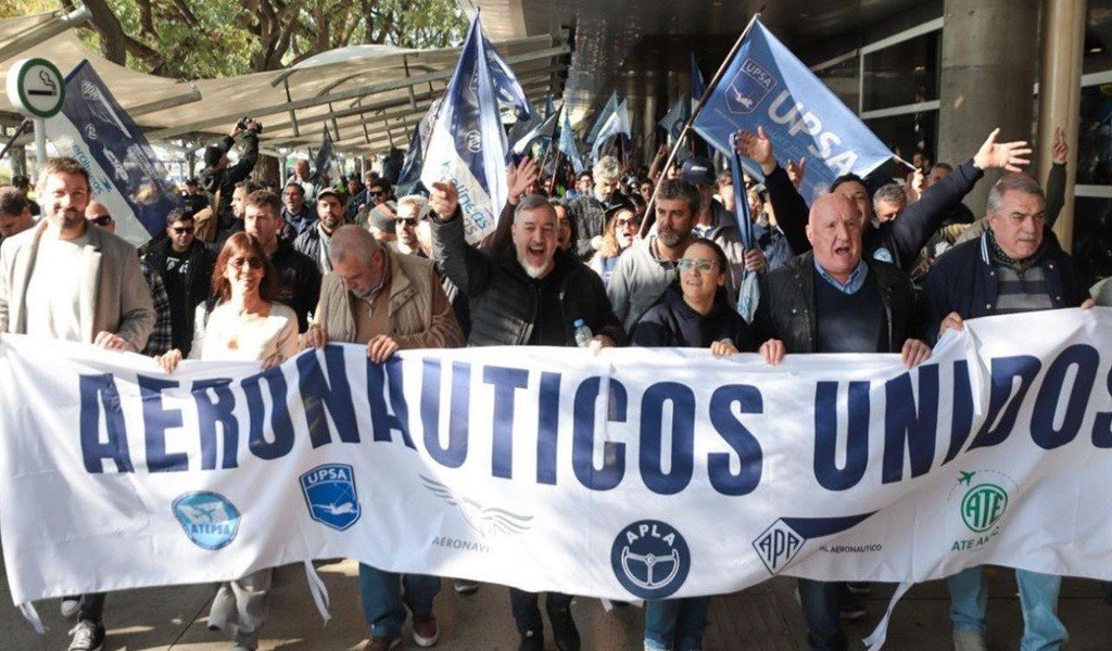 Aeronáuticos nuevamente en estado de alerta